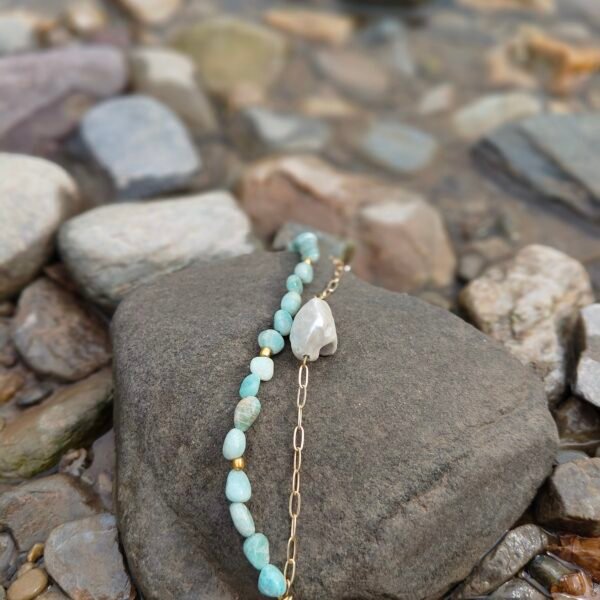Ocean Pearl Bracelet with white pearl and turquoise beads.