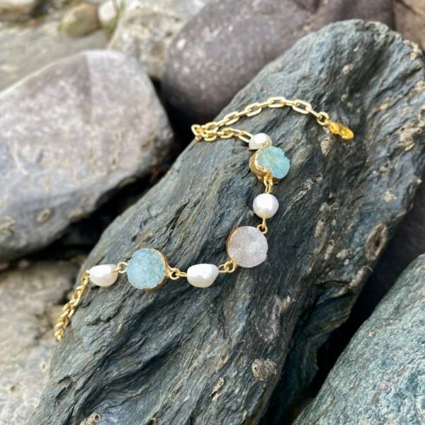 Elegant druzy and pearl choker jewelry for women.